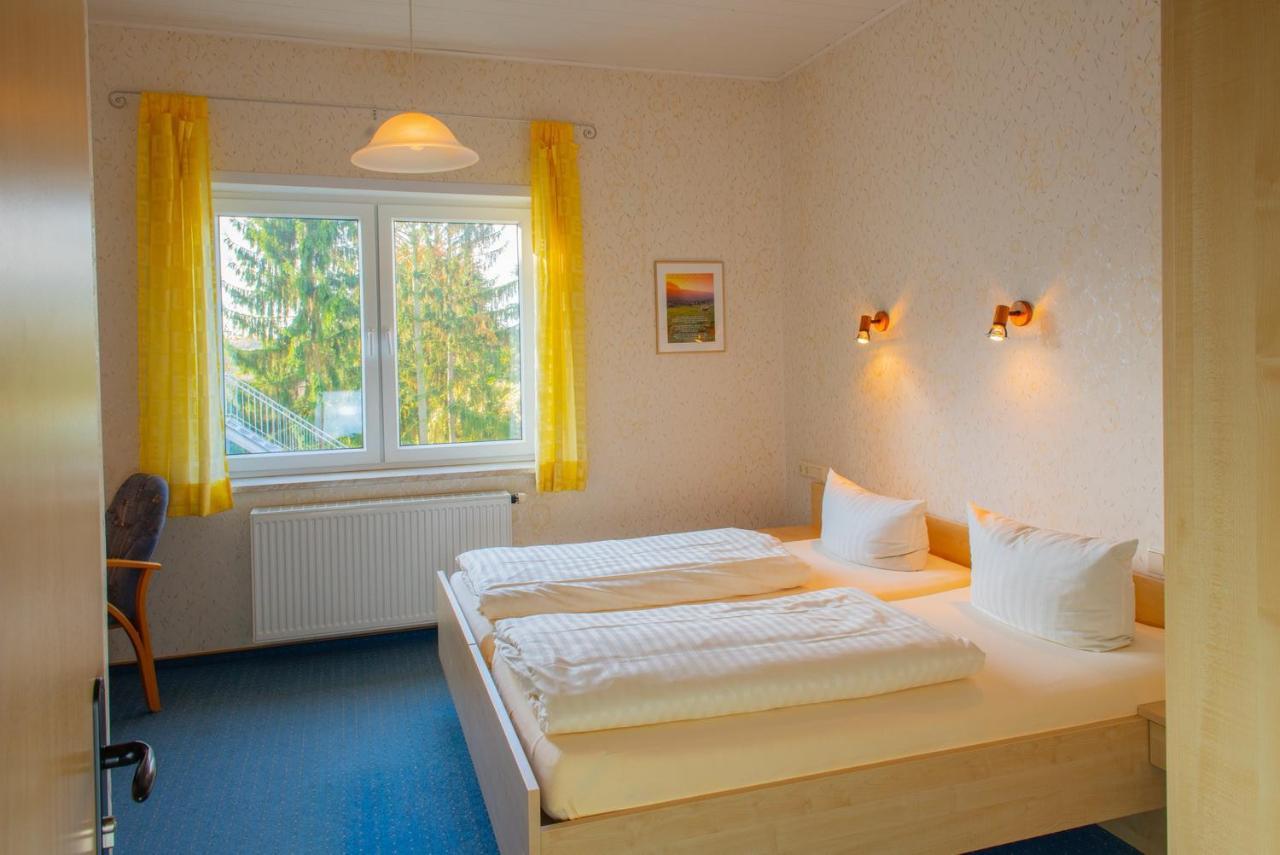 Christliche Gaestehaeuser Weinstrasse Neustadt an der Weinstraße Exterior photo
