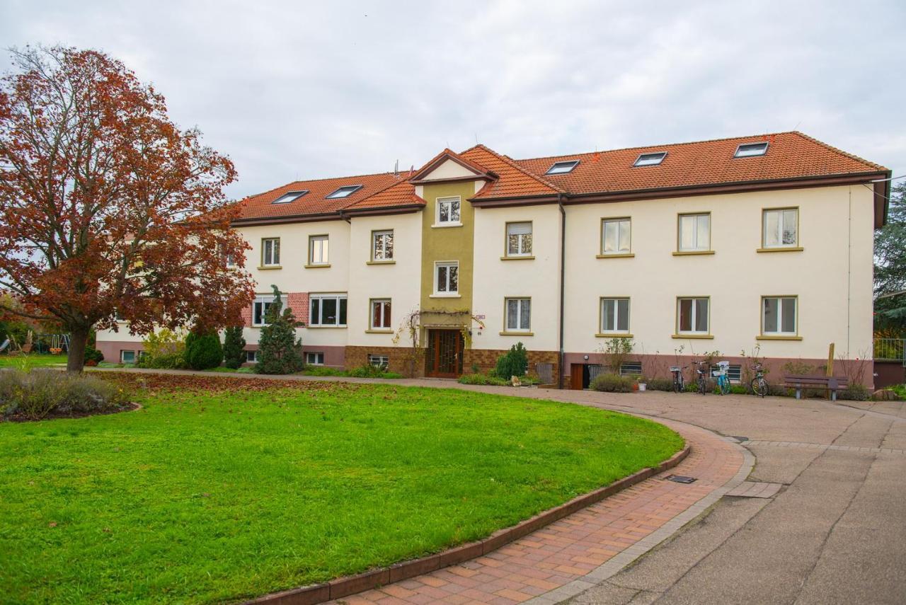 Christliche Gaestehaeuser Weinstrasse Neustadt an der Weinstraße Exterior photo